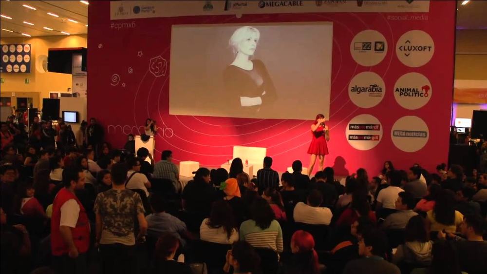Ophelia Pastrana en el escenario de Campus Party